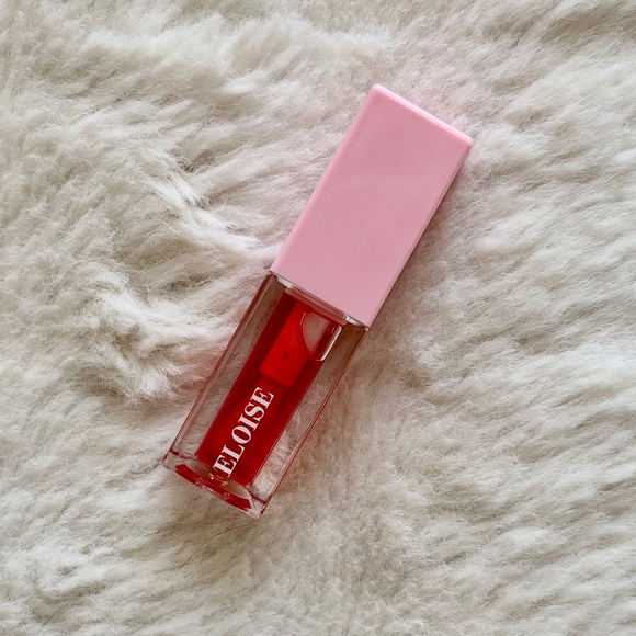 Eloise Ultra Glow Lip Oil in Ruby - Picture 2 of 3